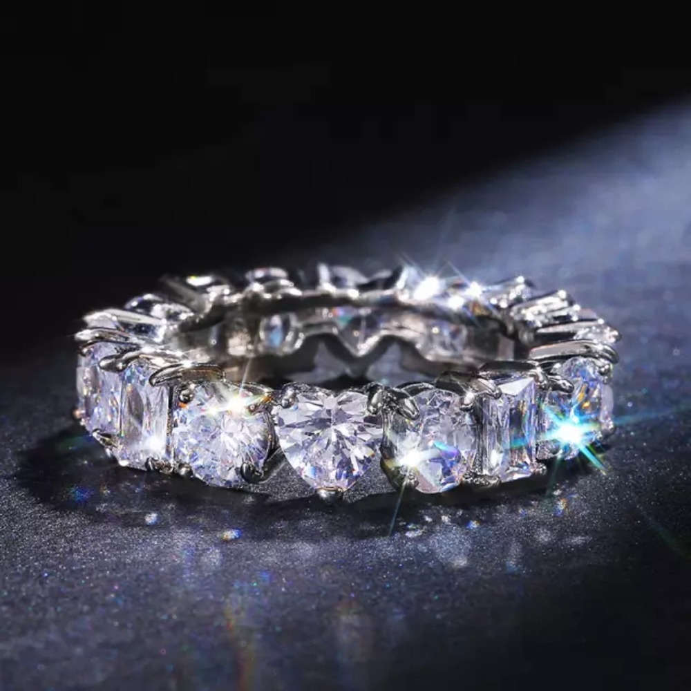 New 925 Silver Beautiful Hearts Round Diamond Ring - Picture 2 of 5